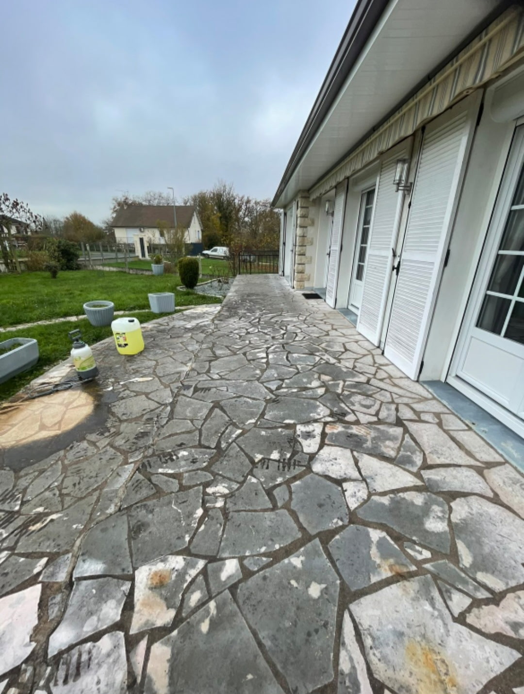 Avant – Nettoyage Allée